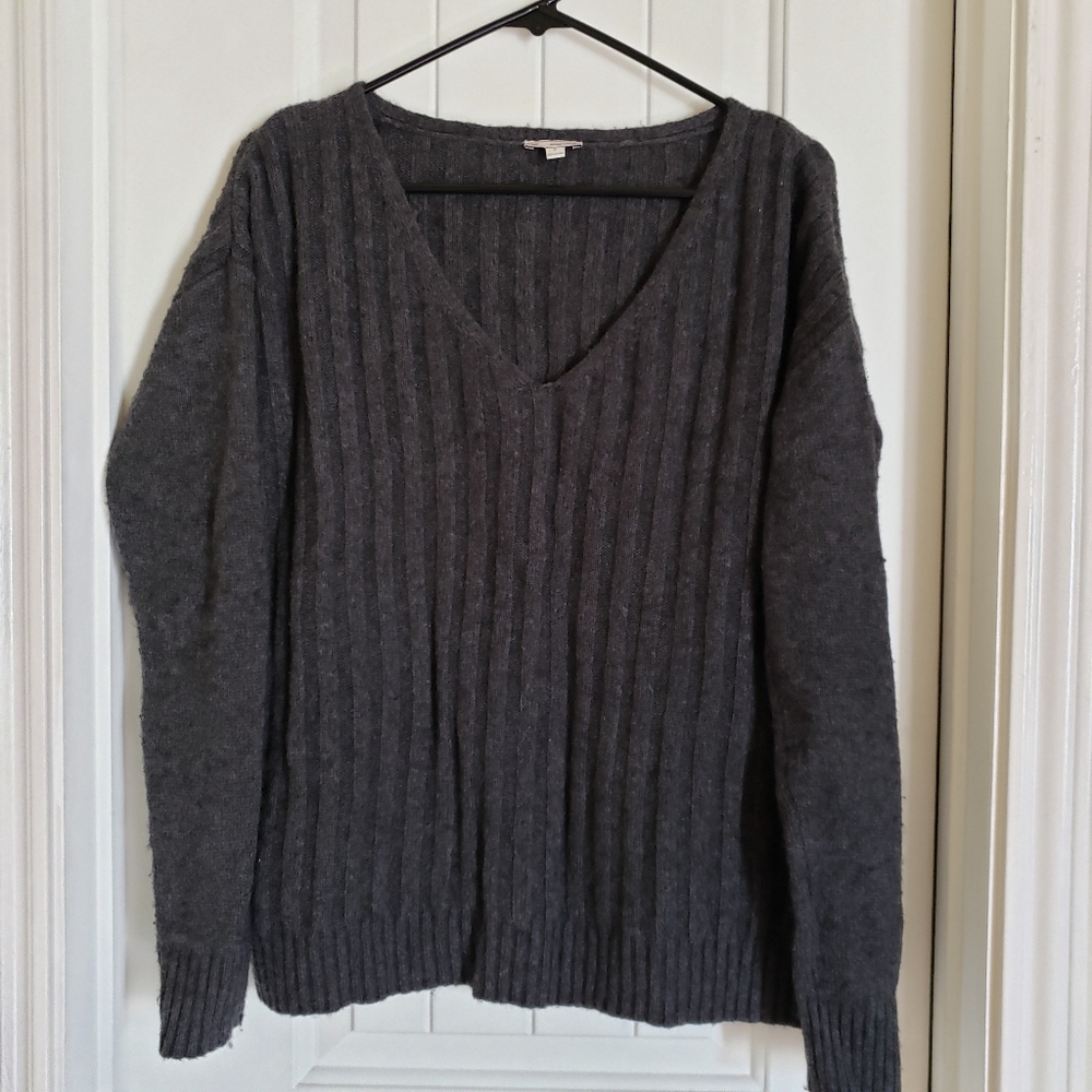 Gap Dark Grey V neck Wool Knit Soft Sweater
